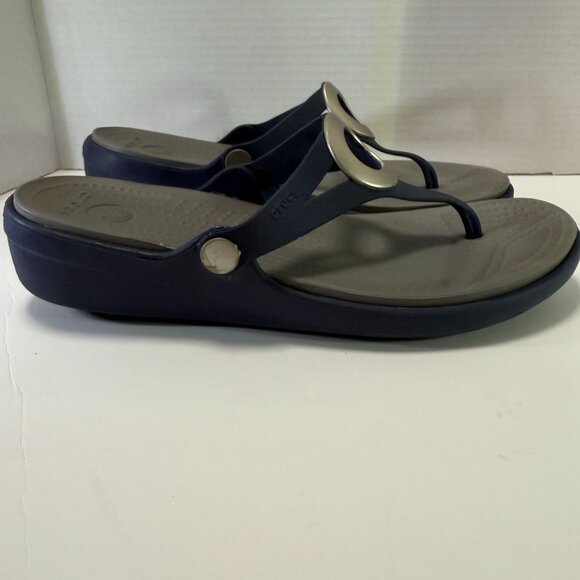 Crocs Women's  Sanrah Beveled Circle Flip Flop Navy Gray Size 10 - Picture 2 of 6